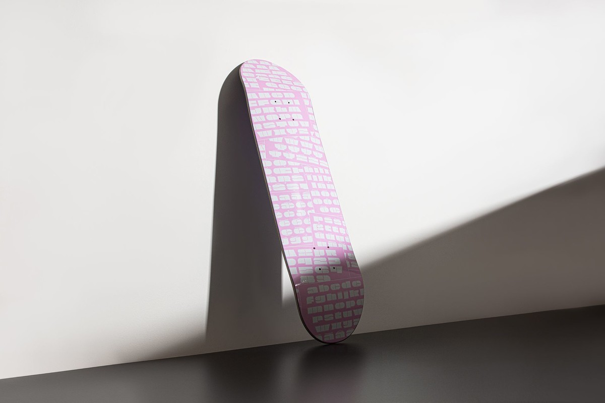 Lipslide skateboard